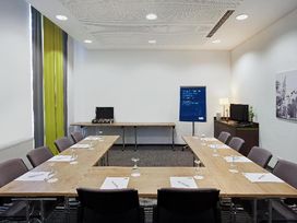 2 Tage mit Frühstück im Holiday Inn Express Augsburg