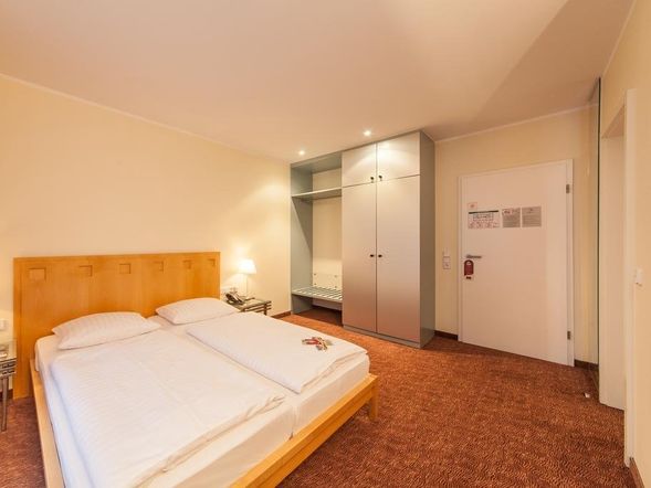 Doppelzimmer STANDARD mit Queensize Bett