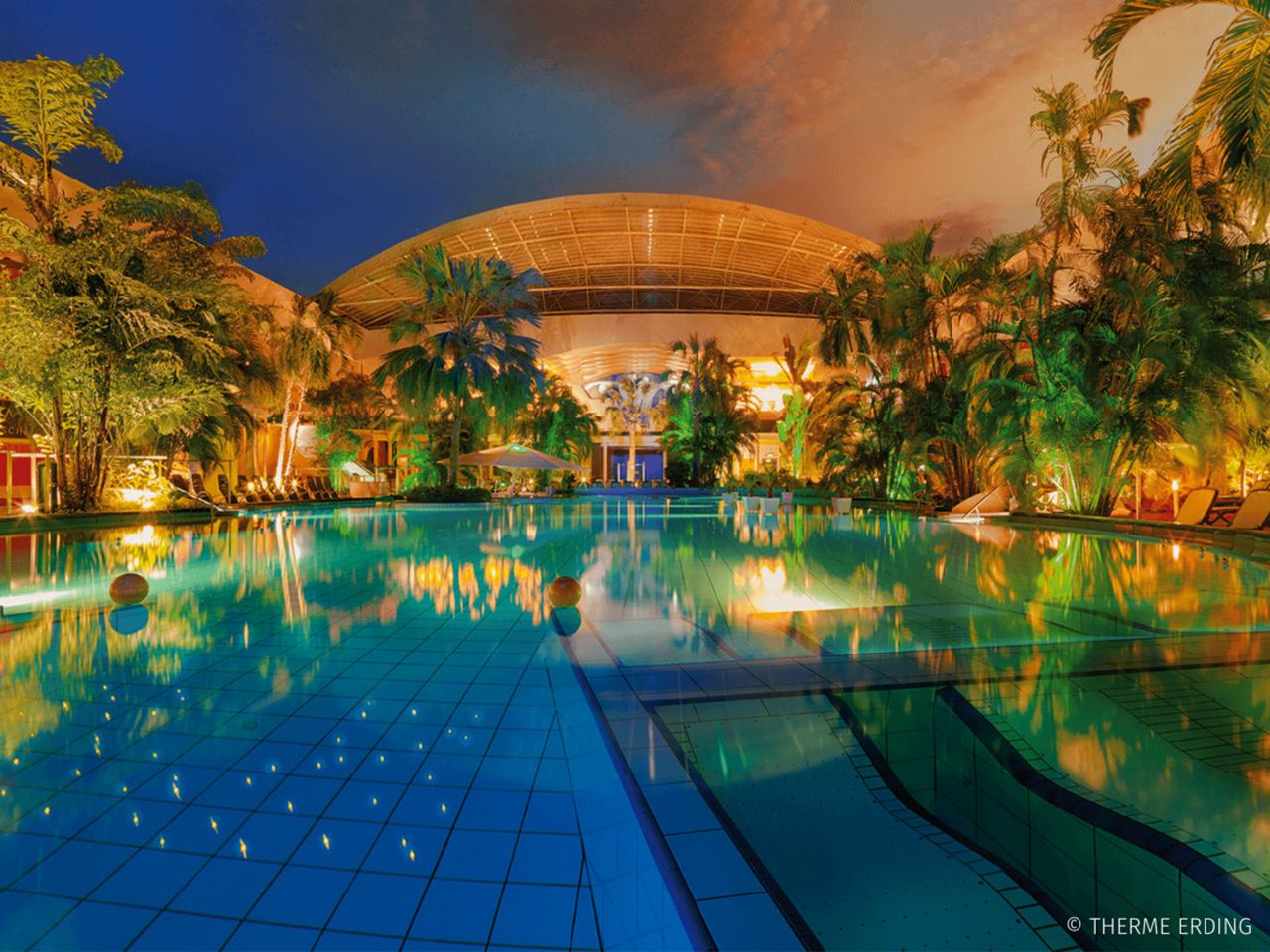 Erding Ahoi: 4 Tage die größte Therme der Welt pur!