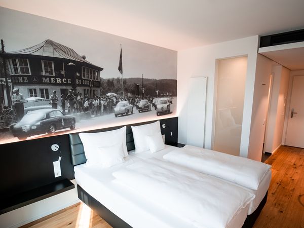 3 Tage Automobile Museumstour mit Motorworld Region Stuttgart in Böblingen, Baden-Württemberg inkl. Frühstück