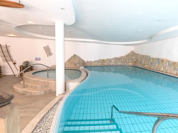 6 Tage Pineta. Natur. Nichts müssen – 5 Nächte Luxus& Genuss in Predaia, Trentino-Südtirol inkl. Halbpension Plus
