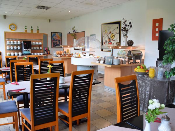 Auszeit 3 Tage mit Frühstück im AMBER ECONTEL München, Bayern inkl. Frühstück