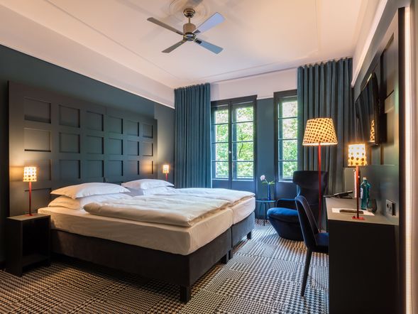 THE MIDTOWN HOTEL