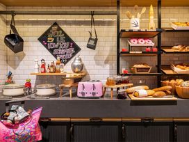 2 Tage Kurzurlaub mit Frühstück im Moxy Berlin Airport