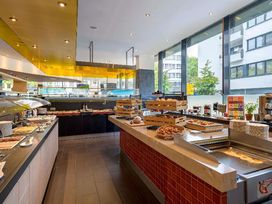 2 Tage mit Frühstück im Hotel Novotel Aachen City