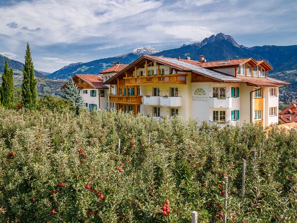 4 Tage 4=3 im Landhaus Kristall – Ihr Logenplatz über Meran in Marling, Trentino-Südtirol inkl. Halbpension