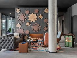2 Tage Kurzurlaub mit Frühstück im Moxy Hamburg Altona