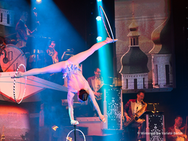 AHOI - Swing, Dinner & Acrobatics im Wintergarten Varieté Berlin mit Ticket und Hotel