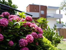 4 Tage Gardasee-Auszeit in Torbole mit Pool und idealer Lage zwischen See und Bergen ⭐