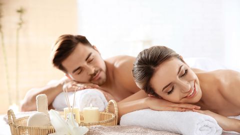 Paar bei einer Massage