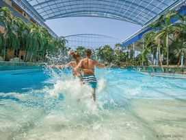 Erding Ahoi: 2 Tage die größte Therme der Welt pur!