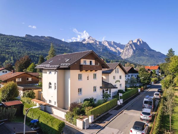 8 Tage 8 Urlaubstage  in den Alpen mit Restaurantbesuch in Garmisch-Partenkirchen, Bayern