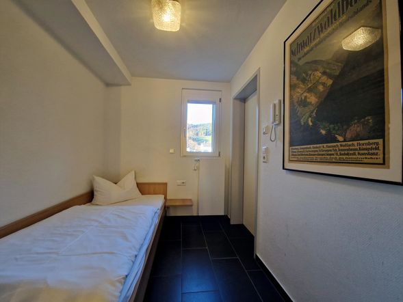 Economy Einzelzimmer Souterrain im Apartmenthaus