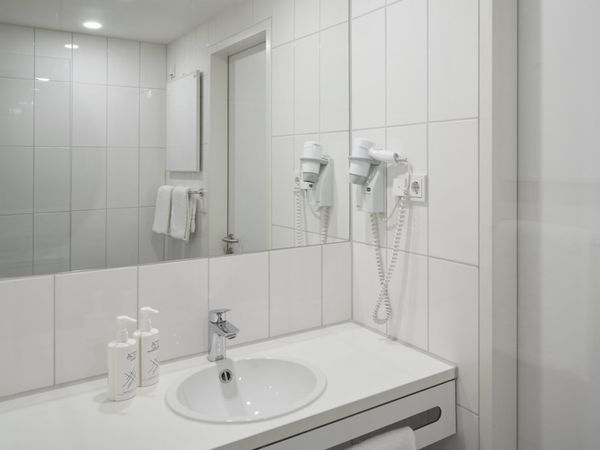 Ein prickelnder Start in einen zauberhaften Weihnachtsmarkt-Tag | 4 Tage Four Points Flex by Sheraton Essen inkl. Frühstück