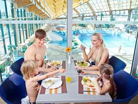 Wasserspaß für die ganze Familie! 2 Tage im Aquapalace Hotel Prague mit Frühstück