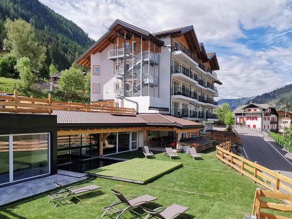 Alpine Auszeit – 7 Tage Erholung und Abenteuer in Moena, Trentino-Südtirol inkl. Halbpension Plus