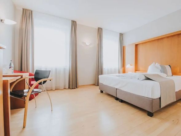 Doppelzimmer mit Kingsize Bett