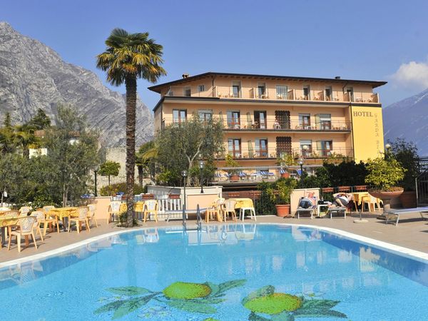 Bella Vita pur: 8 Tage im Hotel Garda Bellevue in Limone sul Garda Halbpension