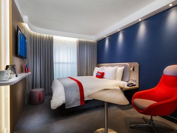 2 Tage mit Frühstück im Holiday Inn Express Wiesbaden