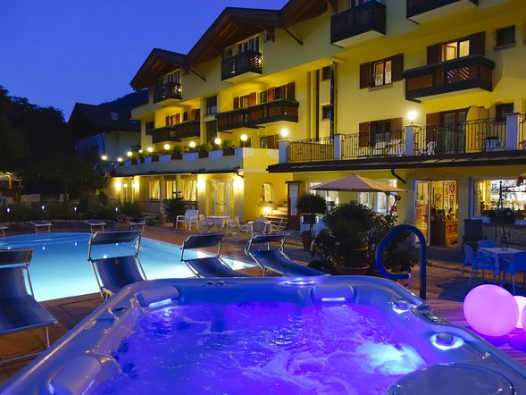 Alle Dolomiti Boutique Lake Hotel