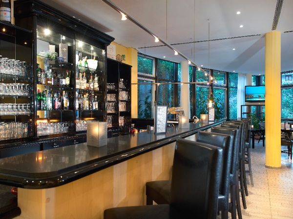 Entdecke Berlin mit Dungeon (4 Nächte) in Hennigsdorf Frühstück