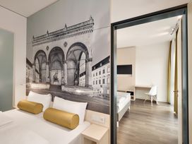 2 Tage Kurzurlaub mit Frühstück im Super 8 Munich City North Hotel