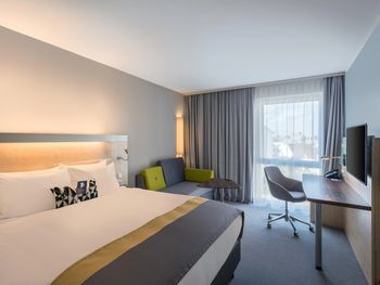 2 Tage Kurzurlaub mit Frühstück im Holiday Inn Express Gütersloh