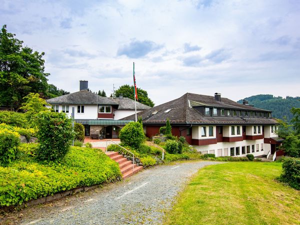 3 Tage HP+: Kurze Massage-Auszeit im Panorama Hotel in Winterberg, Nordrhein-Westfalen inkl. Halbpension Plus