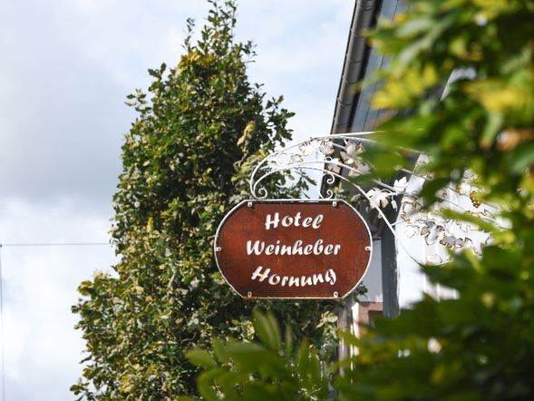 Hotel „Weinheber“ Hornung mit Wein- und Schokoladen-Kaffee