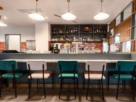 2 Tage Kurzurlaub mit Frühstück im Holiday Inn - the niu, Pax Berlin Airport by IHG