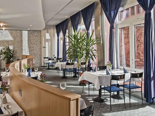 TRYP by Wyndham Halle