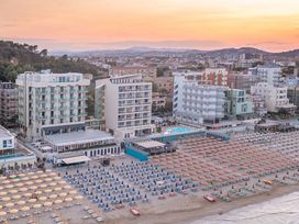 Strandspaß für Groß und Klein - 4 Tage Dolce Vita
