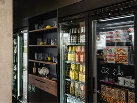 Shopping-Getaway: 2 Tage zwischen HerzoBase & Outlets