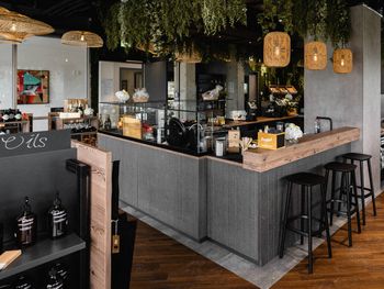 Shopping-Getaway: 2 Tage zwischen HerzoBase & Outlets