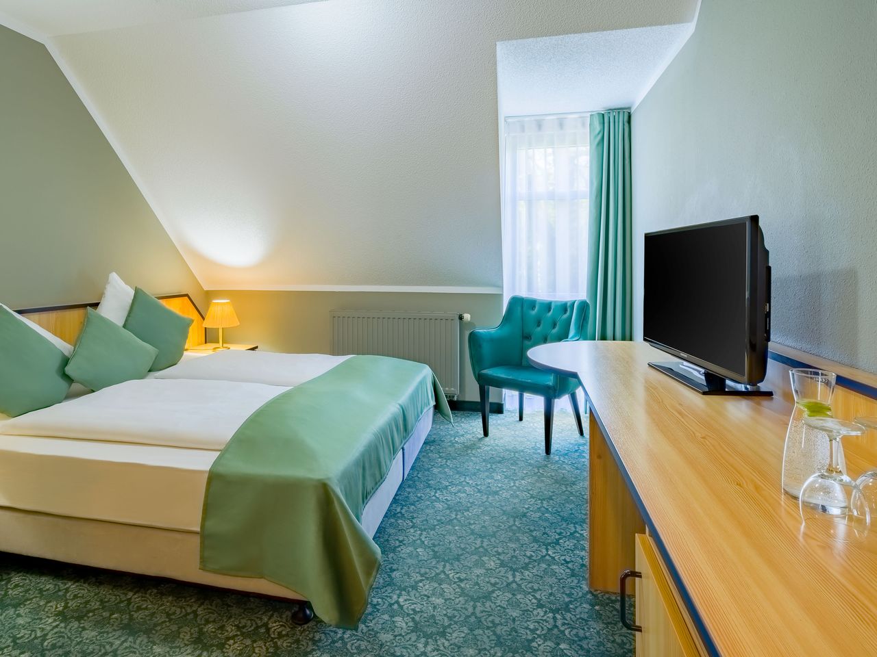 Attika Doppelzimmer mit Dachschräge