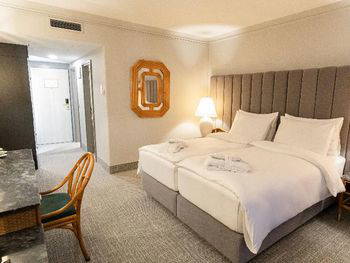 Auszeit 8 Tage mit Frühstück im Eventhotel Pyramide