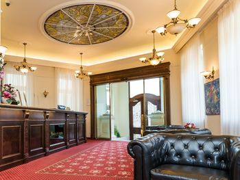 Wellnesszeit in Karlsbad mit Massage & Stadtführung