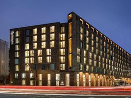 2 Tage im Holiday Inn Hamburg-HafenCity 