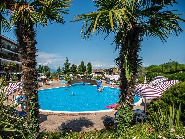 7 Tage Urlaub mit Frühstück im Hotel Bella Italia in Peschiera del Garda, Venetien inkl. Frühstück