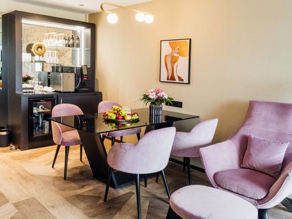 Court Hotel