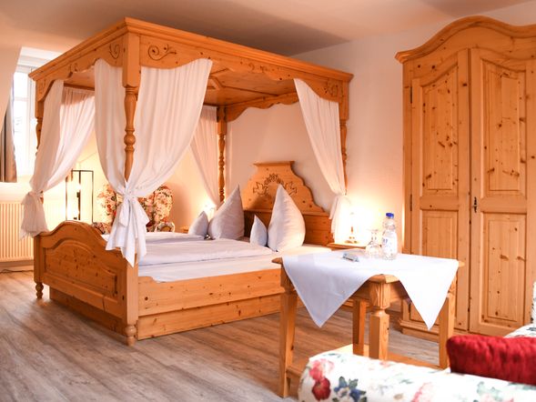 Hotel „Weinheber“ Hornung mit Wein- und Schokoladen-Kaffee