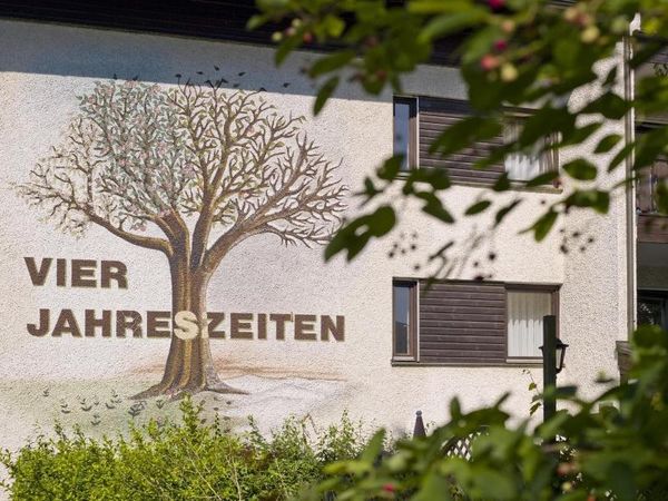 2 Tage Erholung im Vitalhotel Vier Jahreszeiten mit Frühstück in Bad Füssing, Bayern inkl. Frühstück