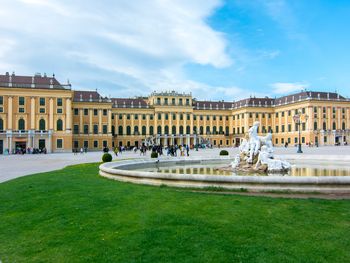 Schloss Schönbrunn Konzert mit Hotel in Wien