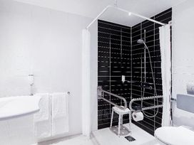 2 Tage mit Frühstück im Holiday Inn Express Augsburg