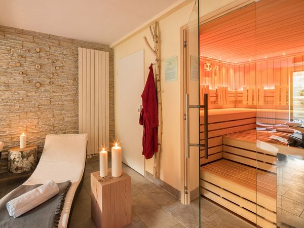 Rotkäppchen – märchenhafte Wellnessauszeit! in Bad Emstal Sand Halbpension