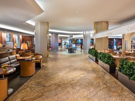 5-Sterne Urlaub in Hamburg! 2 Tage im Grand Elysee Hamburg mit Frühstück