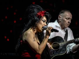 Amy in the Sky - Club Forever in Berlin mit Ticket und Hotel