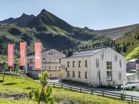 8 Skitage mit Halbpension auf über 2.000 Metern