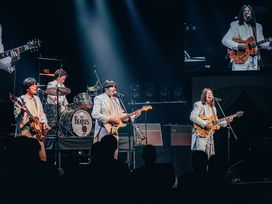 All you need is love - Das Beatles Musical in Berlin mit Ticket und Hotel