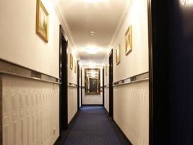 2 Tage Stadtreise mit Frühstück im Arthotel ANA Gala
